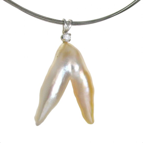 Angel Wing Pearl with Diamond